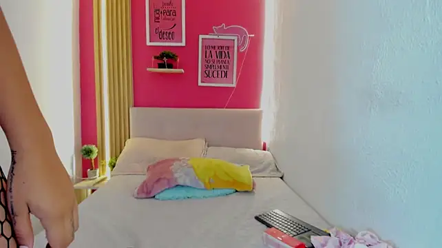 CataleiaLatin webcam stripchat model stream image