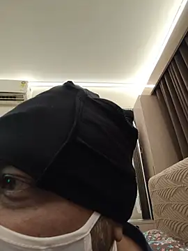 IshuKisshu webcam