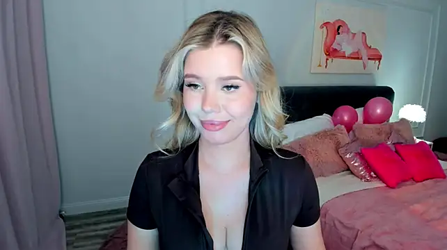 FollowLovee live cam on StripChat