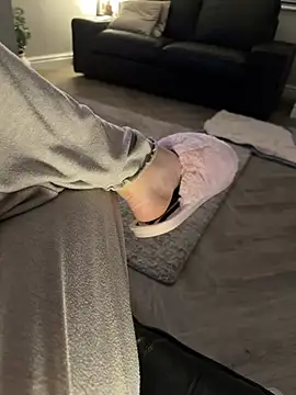 Meet_My_Feet-xox