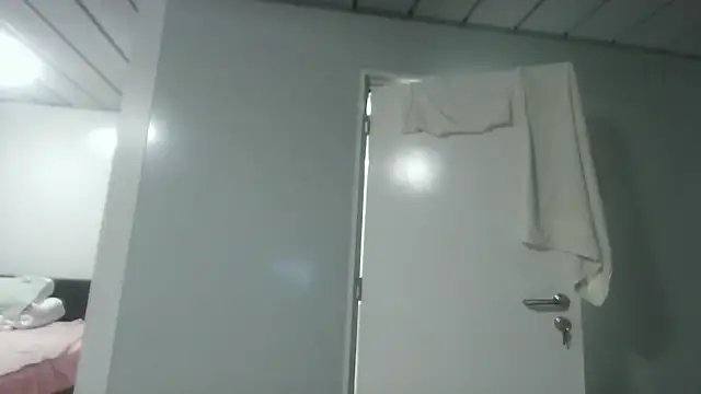 fulloferotic live cam preview