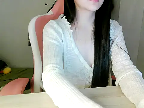 lucienguyen live cam on StripChat