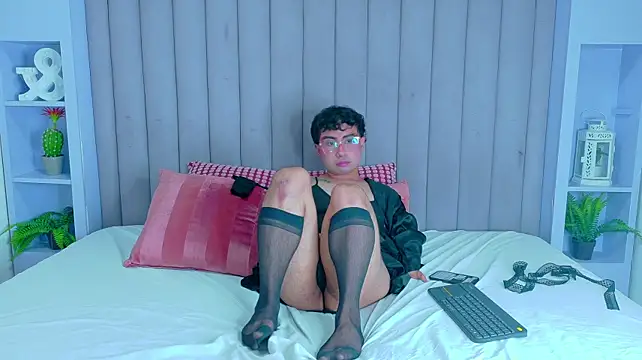 Sam_Velvett live cam on StripChat