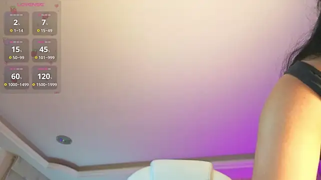 valkyria_12 live cam on StripChat