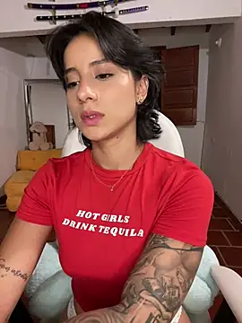 Ale_Lewis Live Webcam on Stripchat