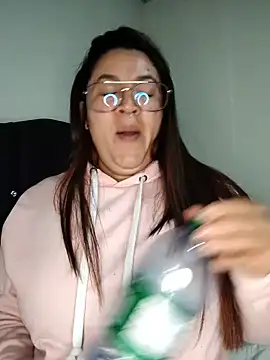 samm_curvy