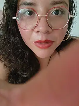 Vivi_Kvsh webcam