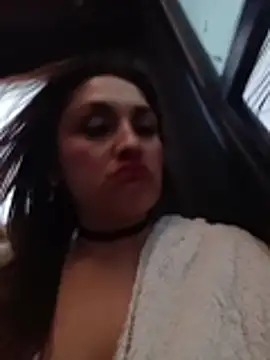 Alejandra_N live cam on StripChat
