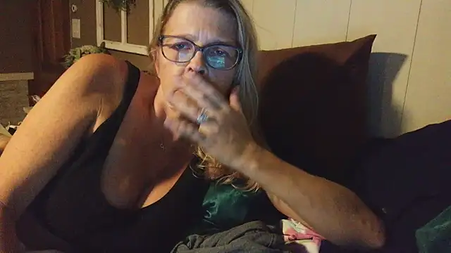 Stickywethoney live cam on StripChat