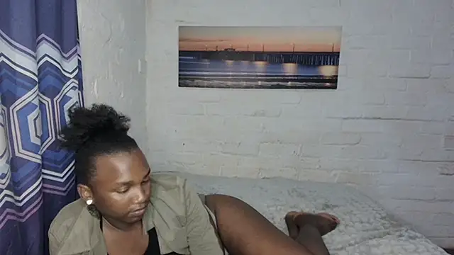 TallHornyTrans live sex cam