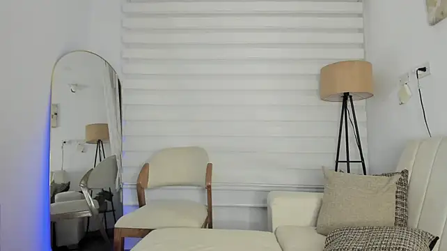 Ori_valentina live cam on StripChat