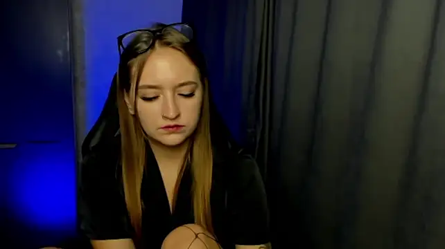 sara_rossseee live cam on StripChat