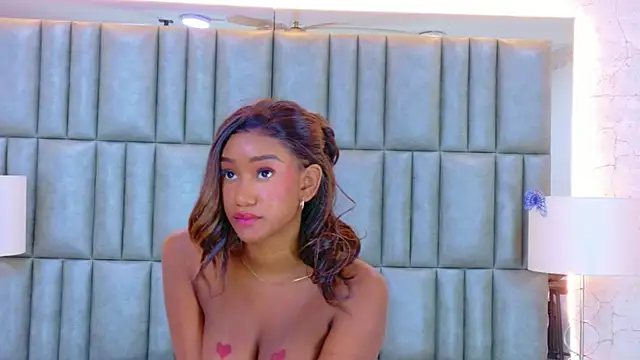 TylaWest live cam on StripChat