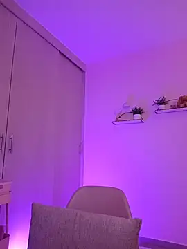 Julie_Bennet live cam preview
