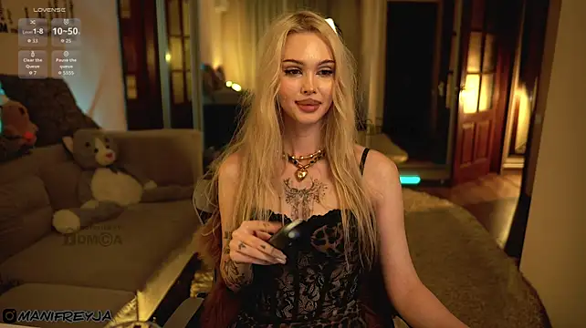 ManiFreyja live cam preview