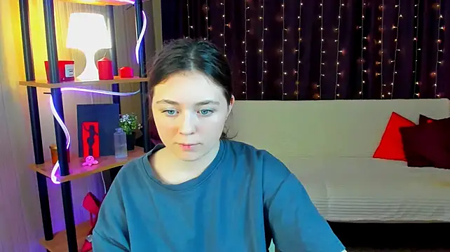 AlluringLookk live cam preview