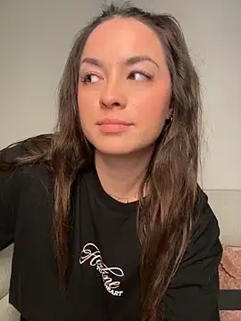 Lilou- live cam preview