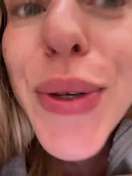 kira_mia live cam preview