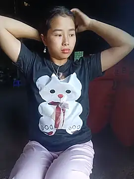 HeresThuy22 live cam preview
