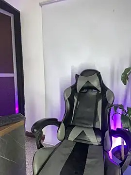 Miaa_Foxx03
