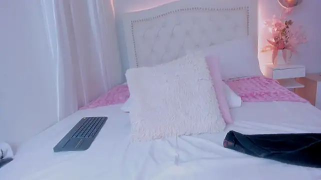 Chloe_Collingss live cam preview