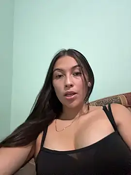 VictoriaLannee live cam preview