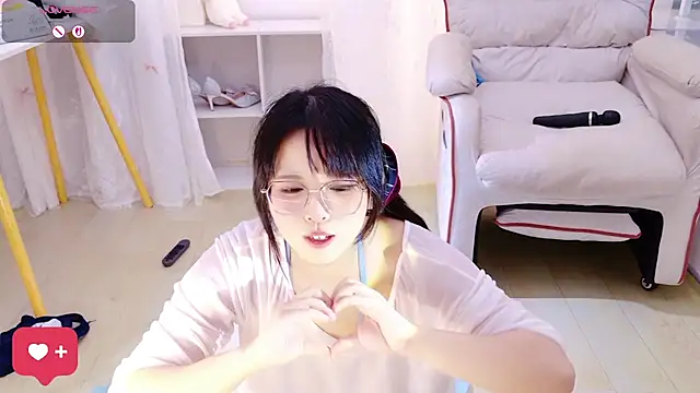 QiQi-Big live cam preview
