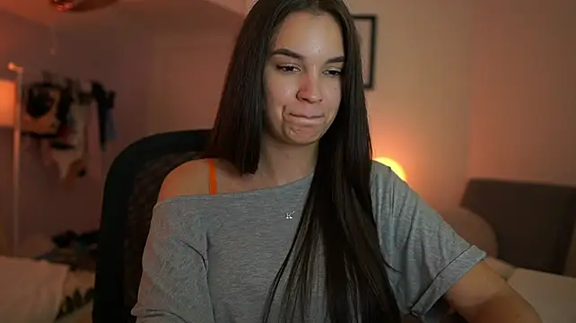 MooningKatee live cam preview
