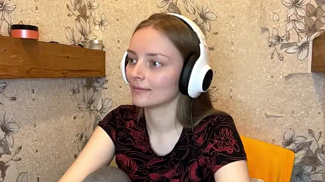 EmyMiu live cam preview