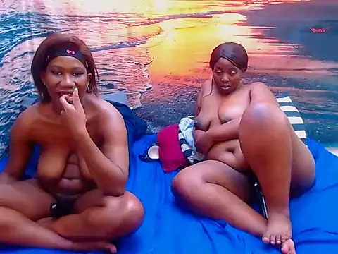 JUICYASSxx28 live cam preview