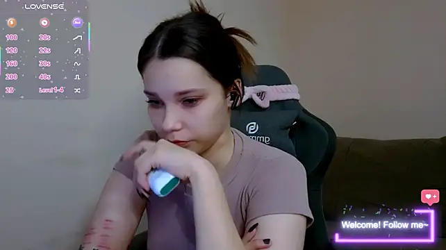 kittenalissa live cam on StripChat