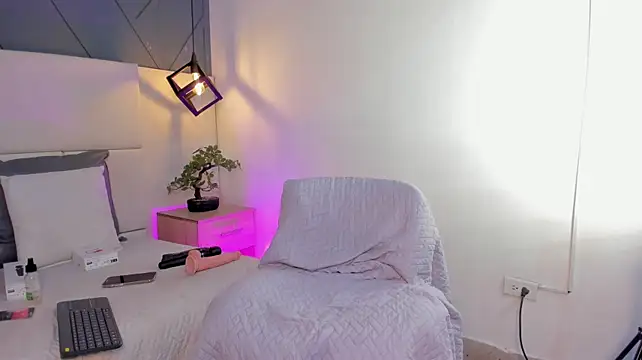 LadyLuminary's room