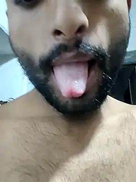 PRIYANHU@xh live cam on StripChat