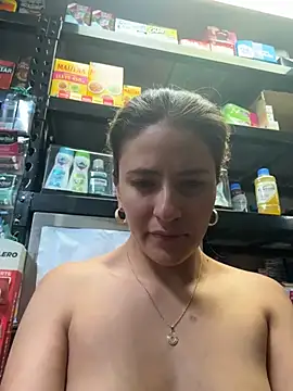 Andrea_19blonde live cam on StripChat