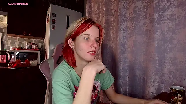 Madelaineses live cam on StripChat