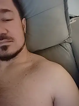 AmazingPau live cam on StripChat
