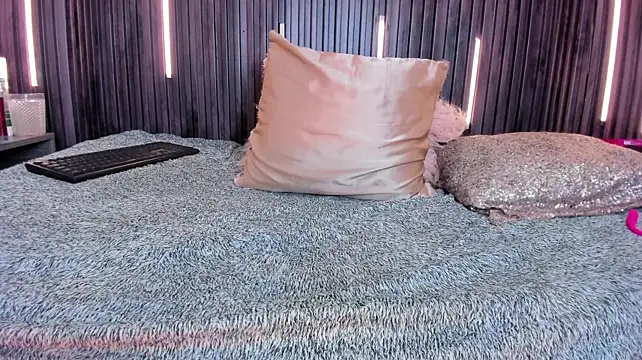 MeganNightt's room