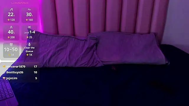 Nico_split live cam on StripChat