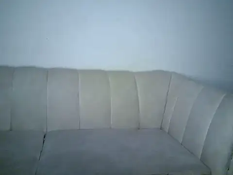 Queenb_2 live cam on StripChat