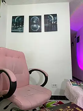UR_LATIN_BUSHY_GUYS webcam