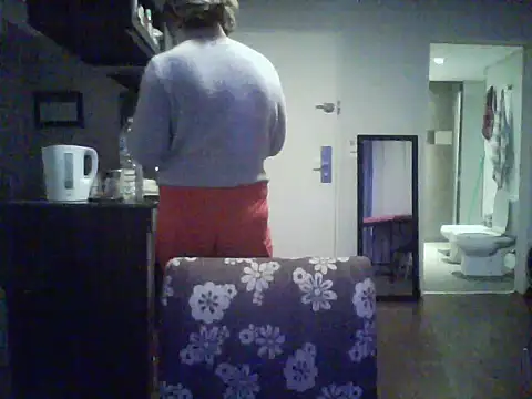 cuttiepie2005 live cam on StripChat