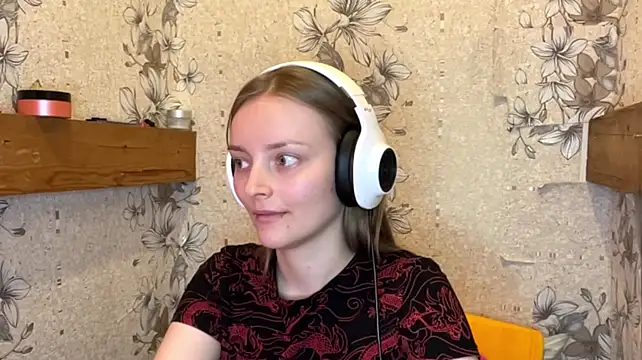 EmyMiu live cam on StripChat