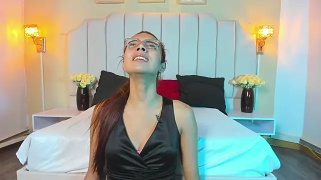 Sara_saaennz live cam on StripChat