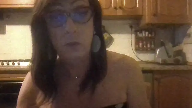 Tiabet live cam on StripChat