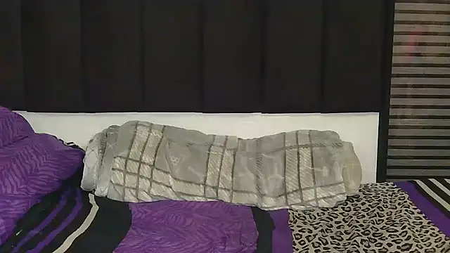 catladyxx23 live cam on StripChat