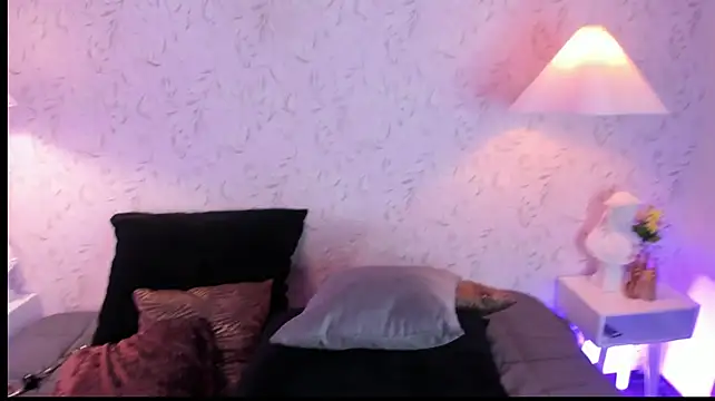 Natasha_Brm webcam