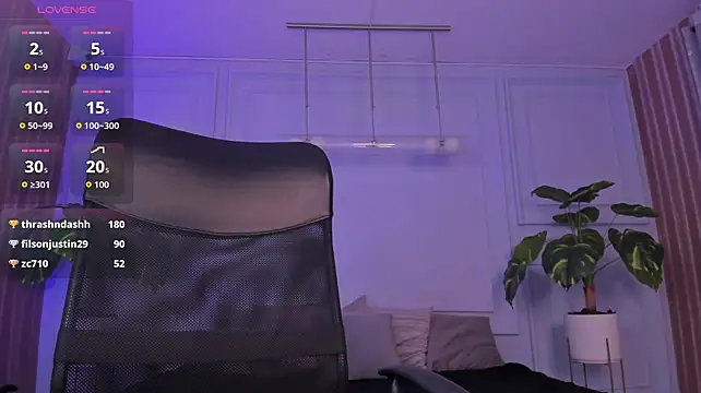 ariaa_belle live cam on StripChat