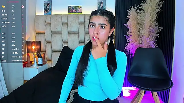 little_sophie18 live cam on StripChat