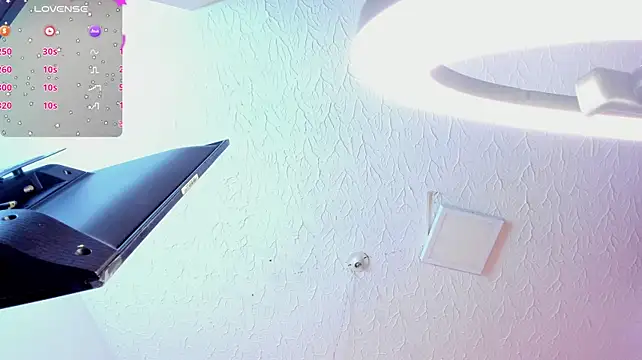 LalilaBrunettee live cam on StripChat