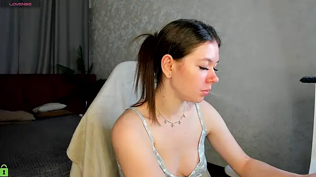 Nicole_Charm